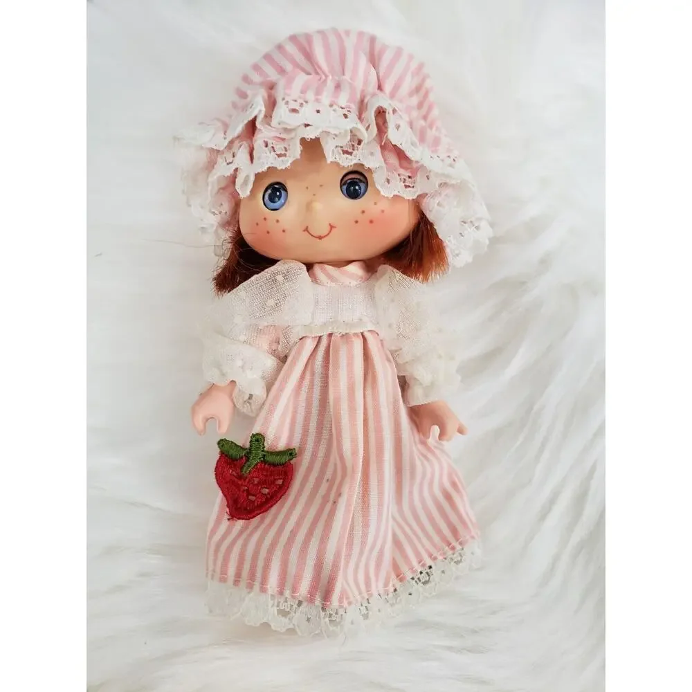 Strawberry Shortcake Herself‎ Sweet Sleeper Doll 1984
